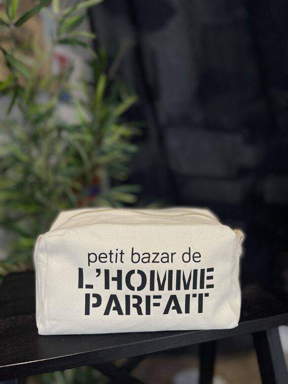 Trousse de toilette cube Ecru "Le petit bazar de l'homme parfait"