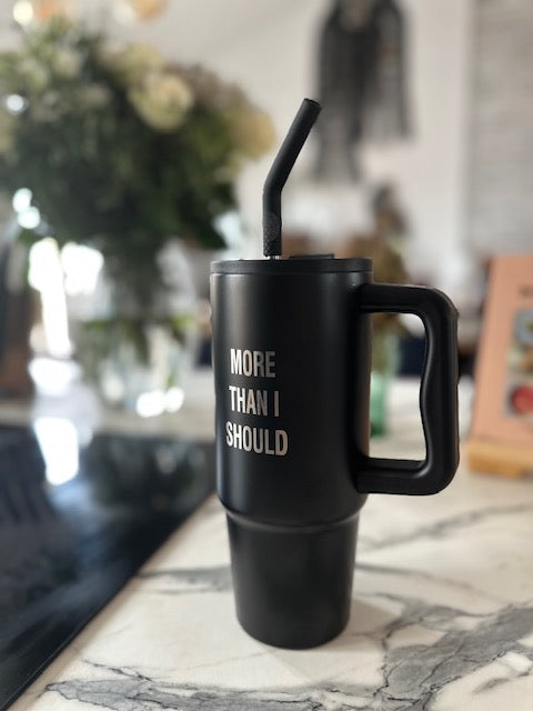 Mug noir "More Than I Should" 900ml en acier inoxydable recyclé